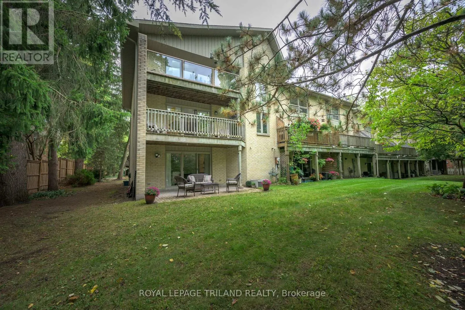 12 - 1399 COMMISSIONERS ROAD W, #12
