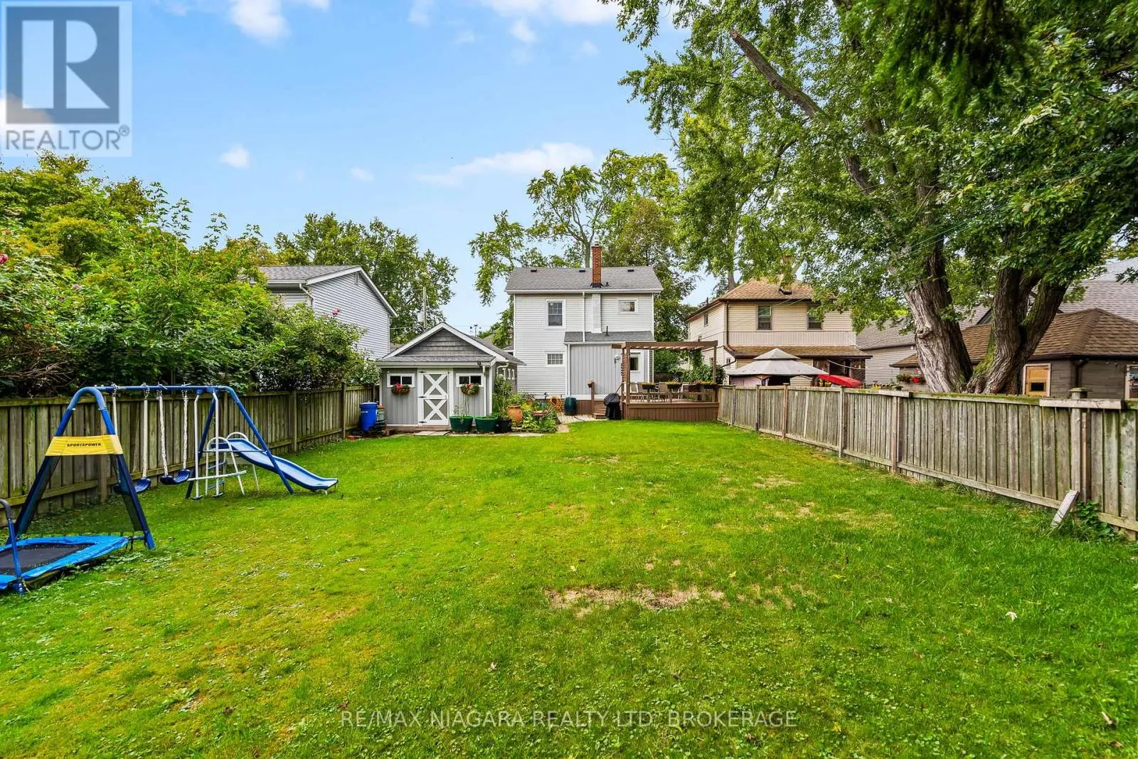 118 DUFFERIN STREET E