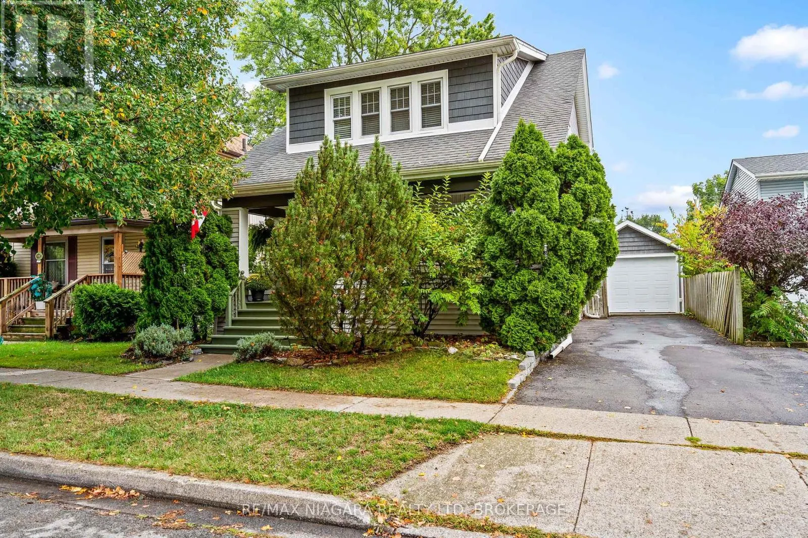 118 DUFFERIN STREET E