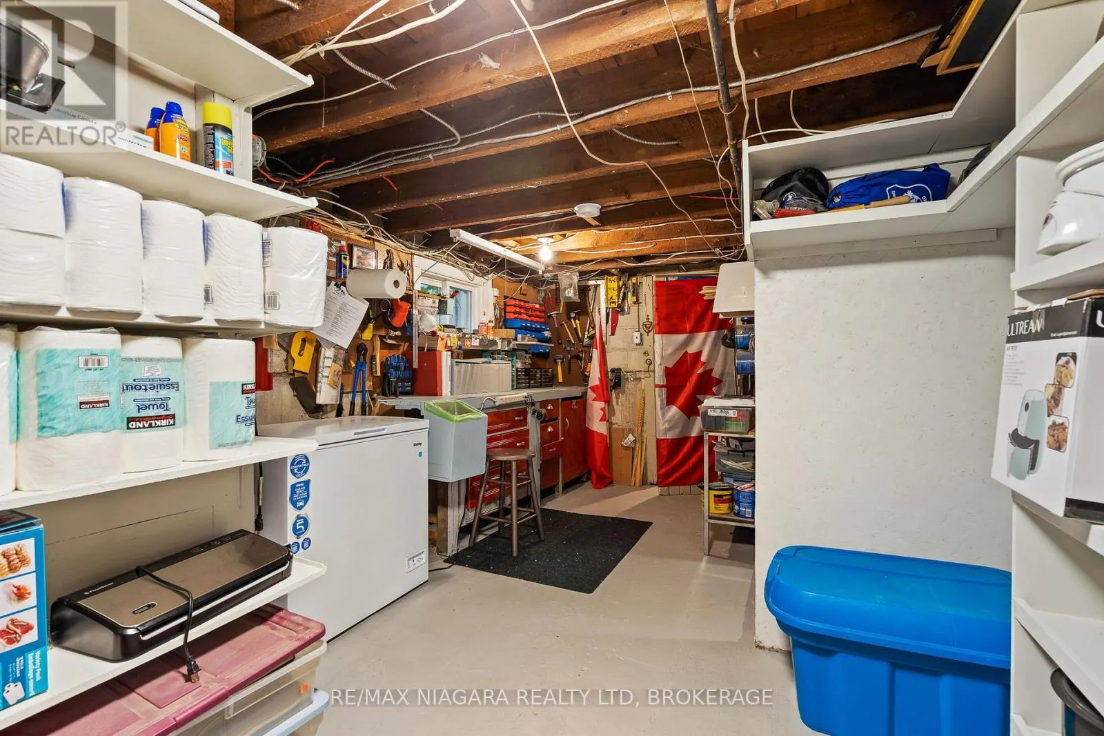 118 DUFFERIN STREET E