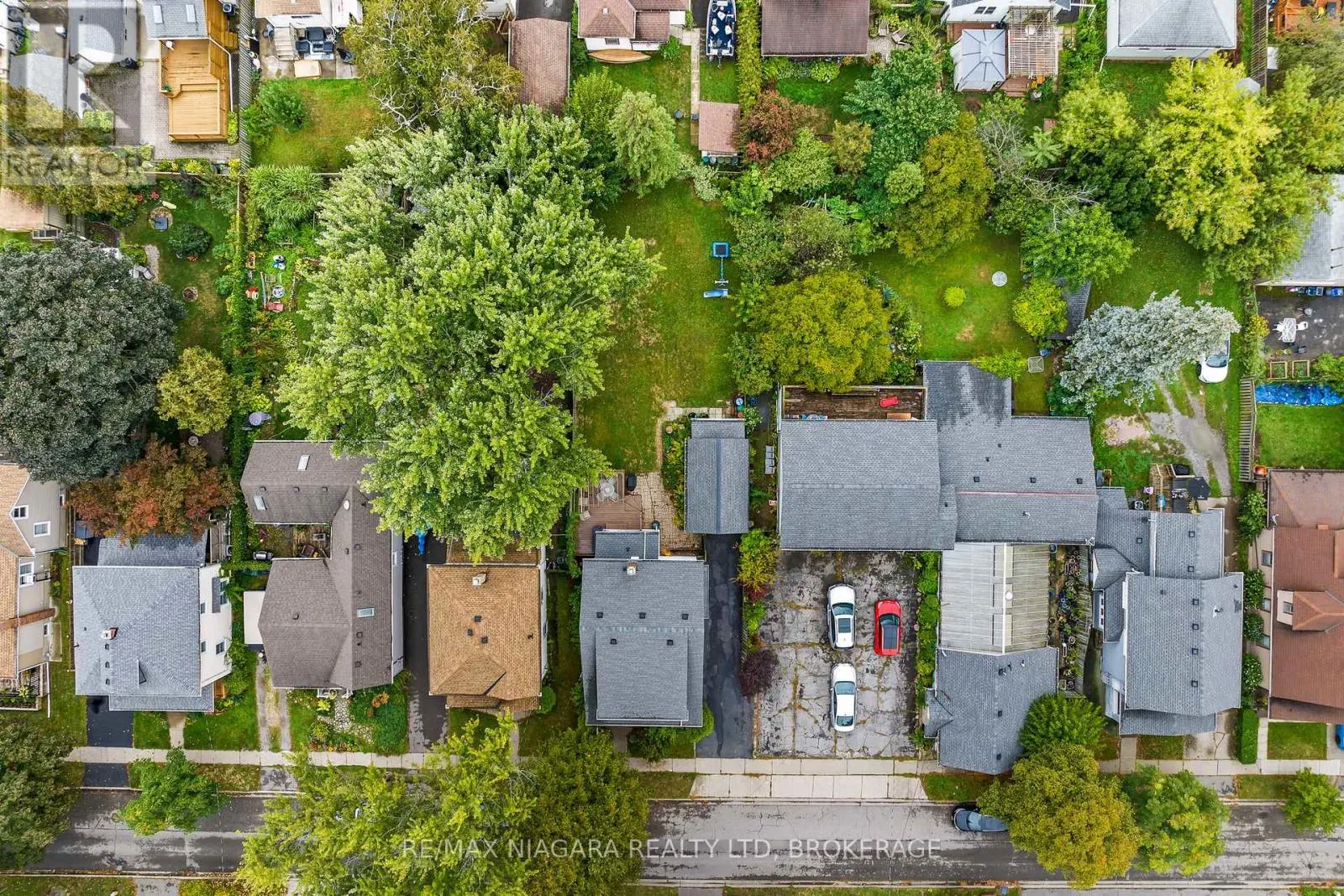 118 DUFFERIN STREET E
