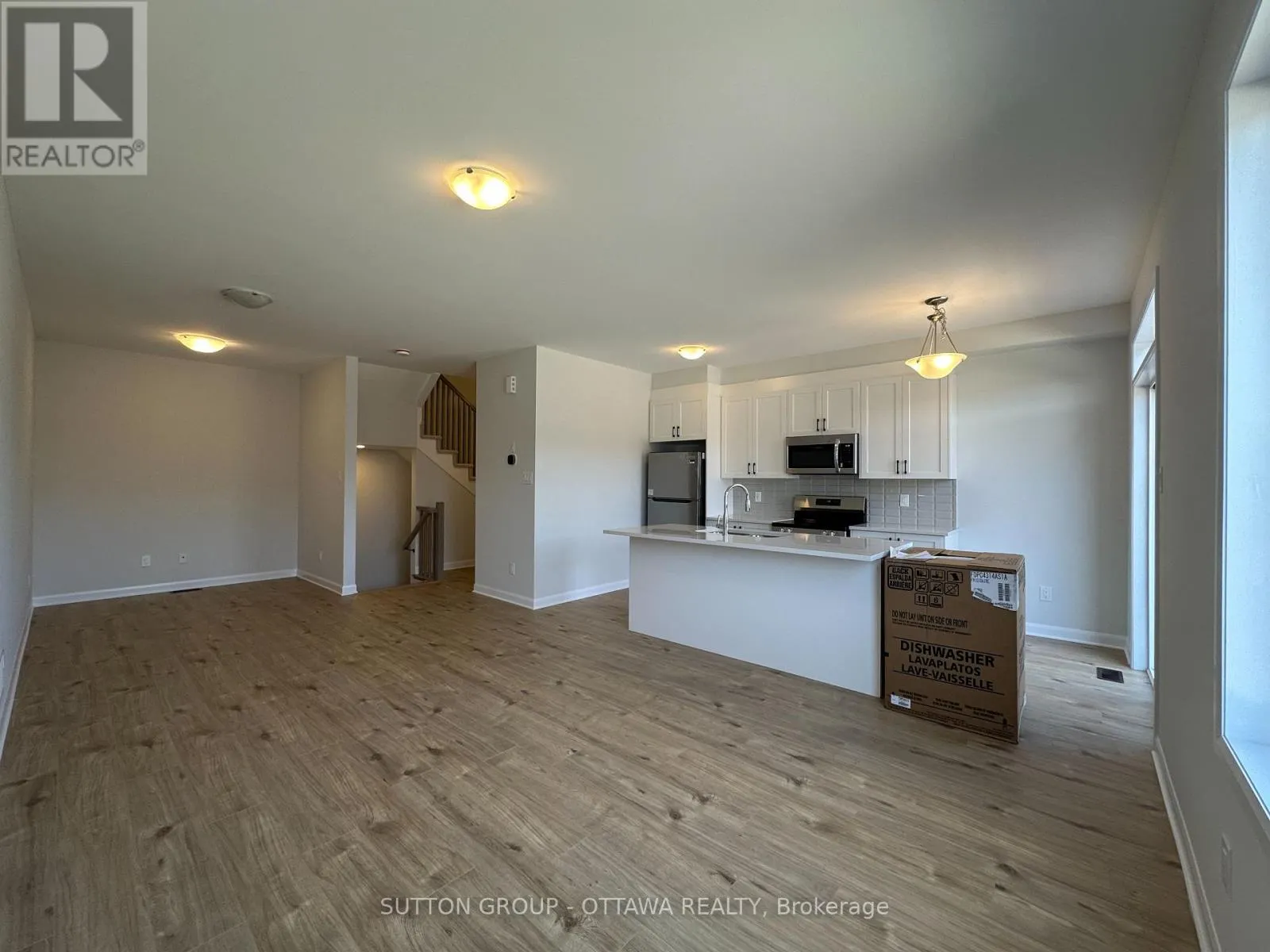 959 EILEEN VOLLICK CRESCENT