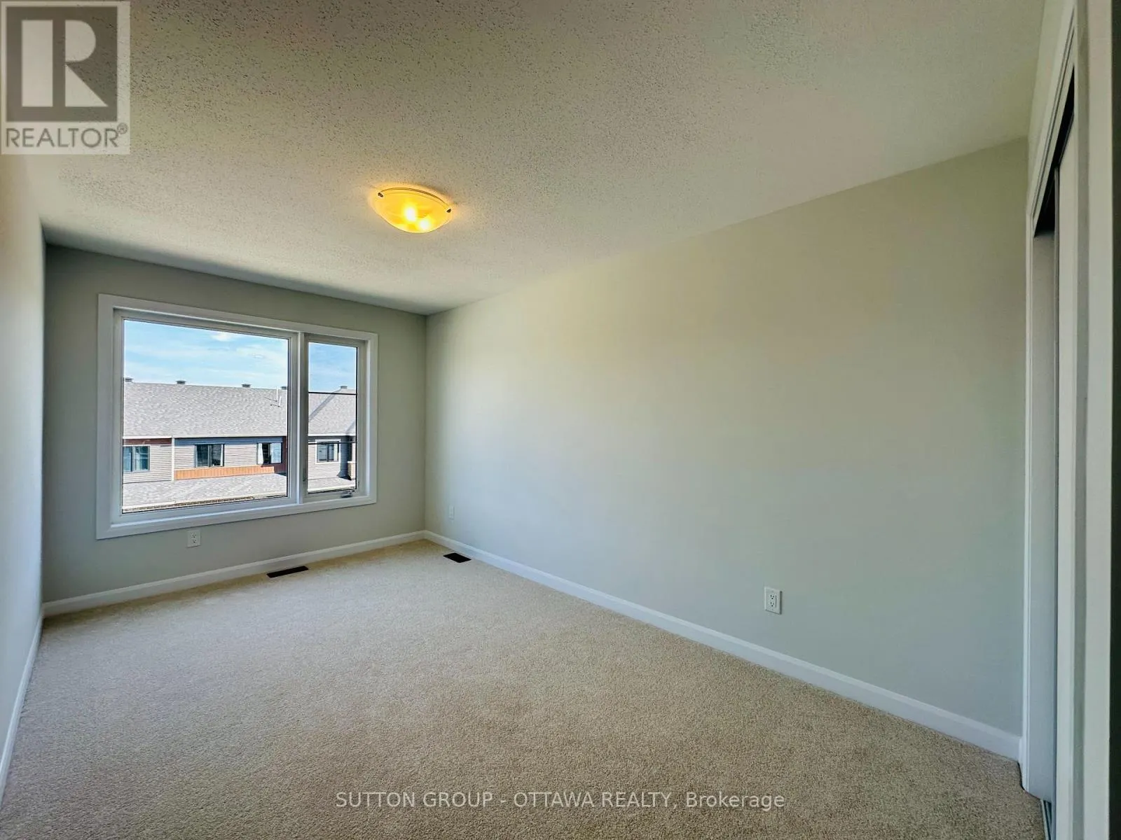 959 EILEEN VOLLICK CRESCENT
