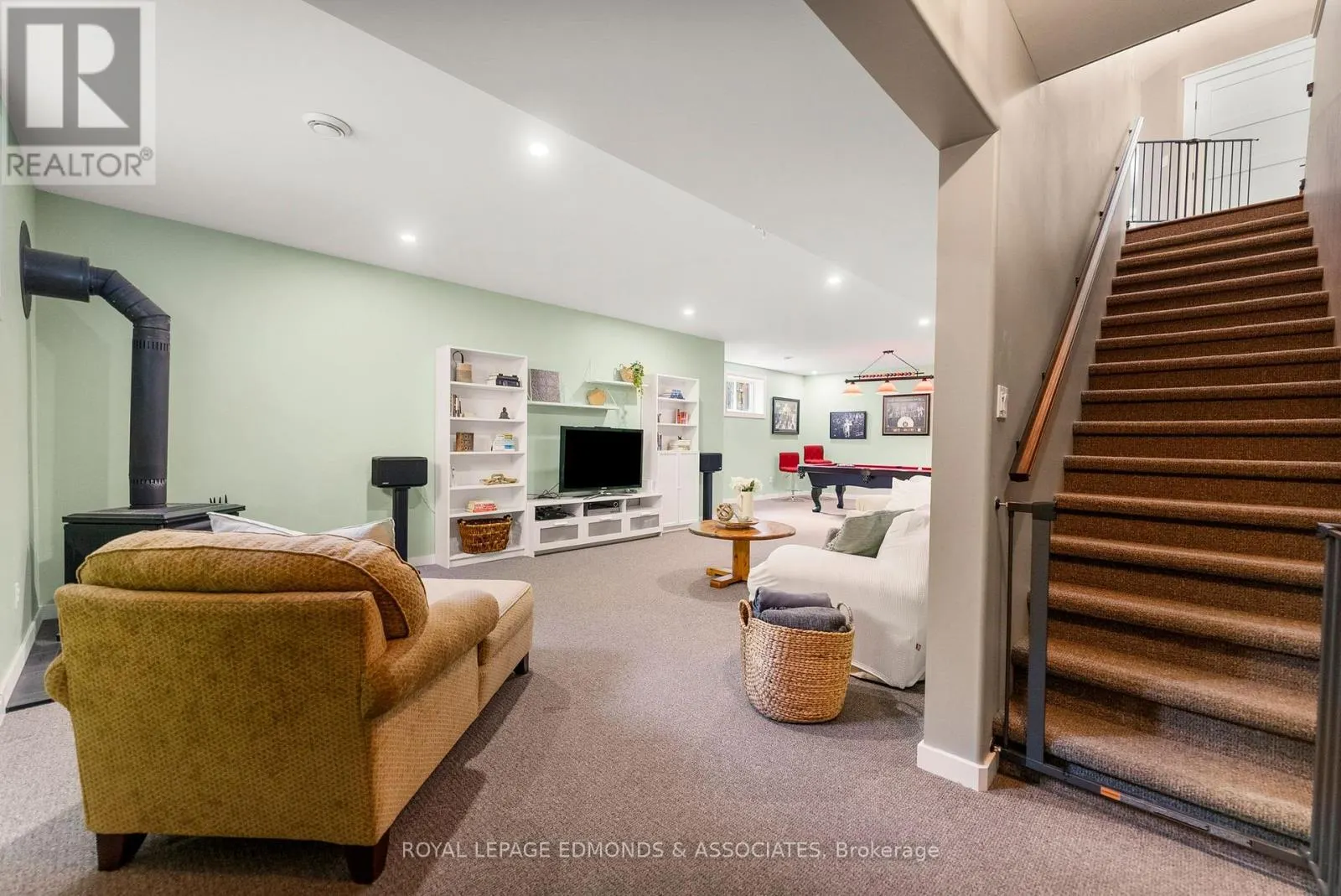 166 DEERFIELD DRIVE