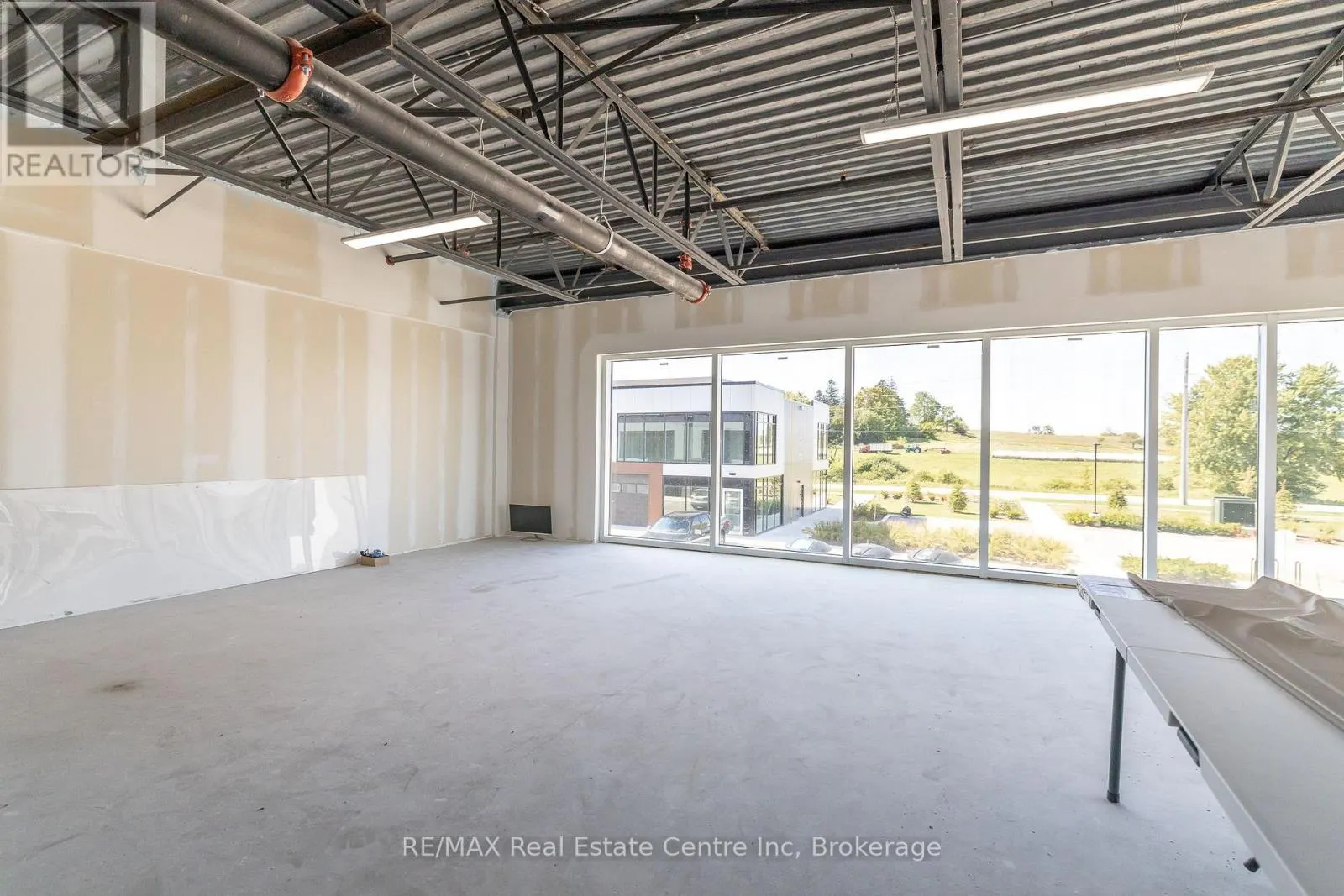 8 - 587 HANLON CREEK BOULEVARD, #8