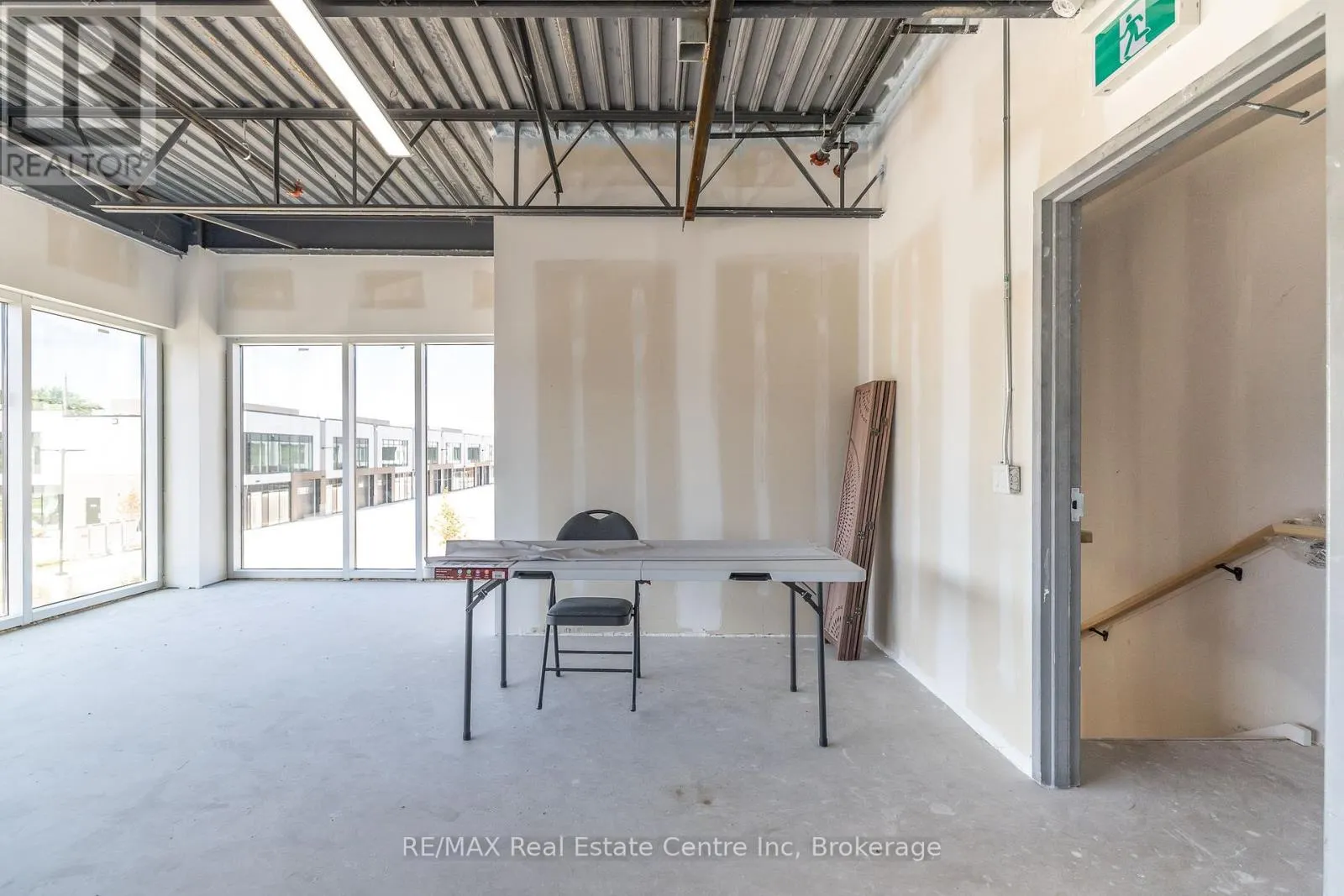 8 - 587 HANLON CREEK BOULEVARD, #8