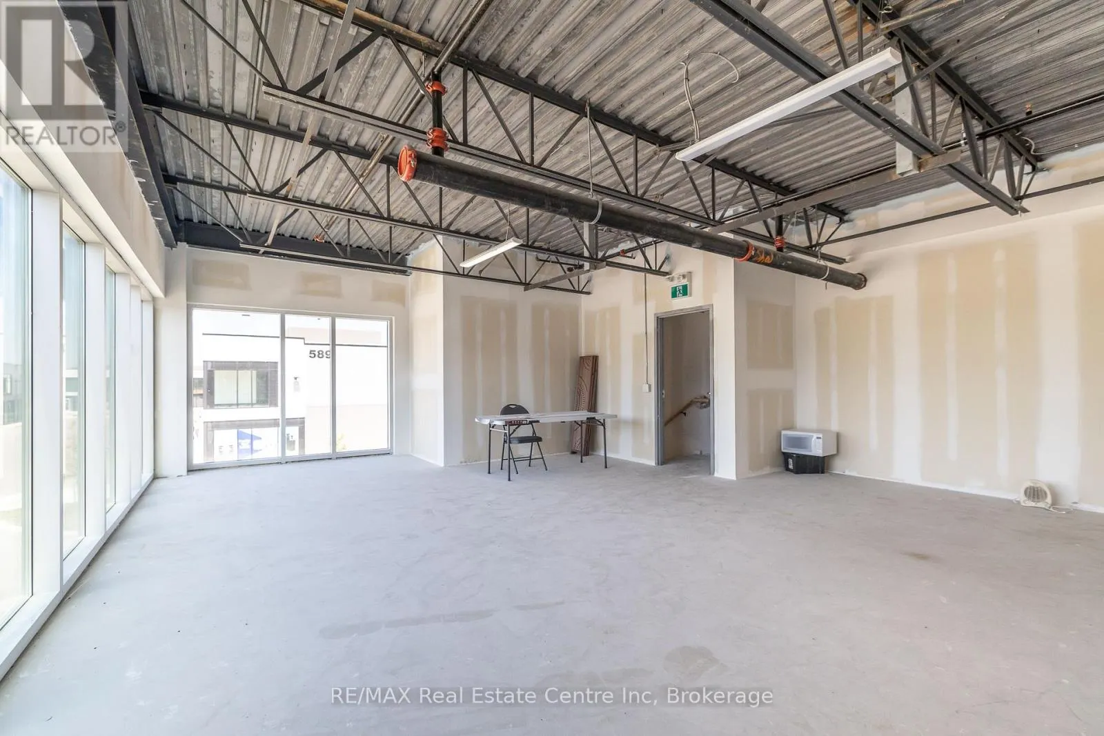 8 - 587 HANLON CREEK BOULEVARD, #8