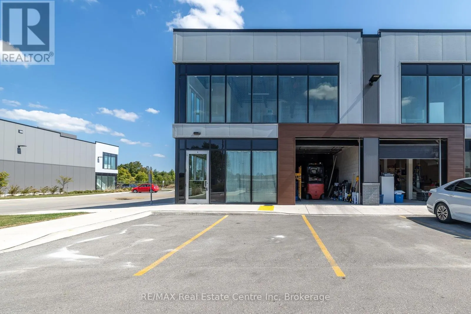 8 - 587 HANLON CREEK BOULEVARD, #8