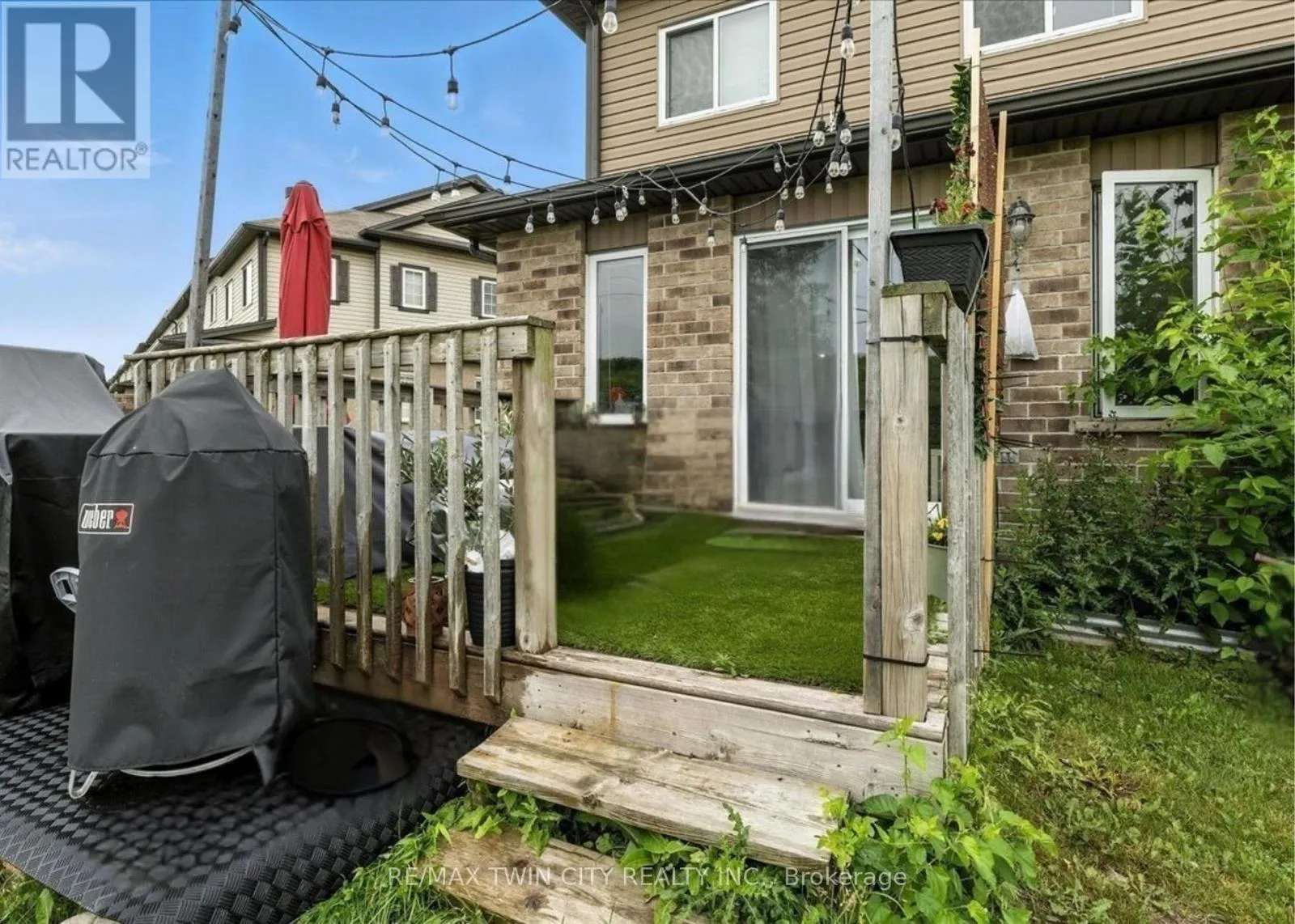 260 COUNTRYSTONE CRESCENT