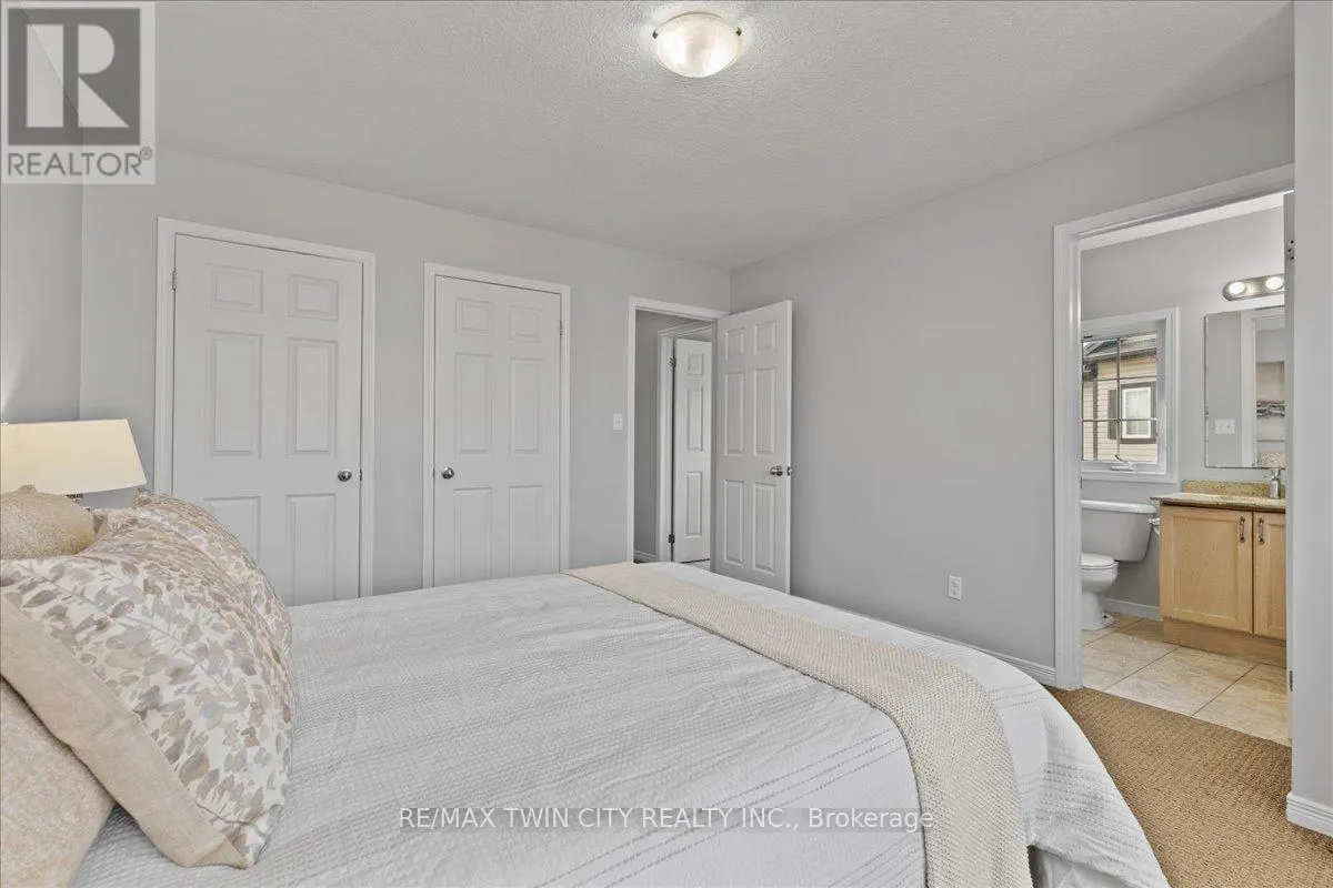 260 COUNTRYSTONE CRESCENT