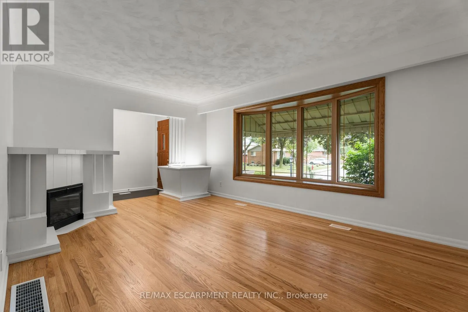 98 LAURIER AVENUE