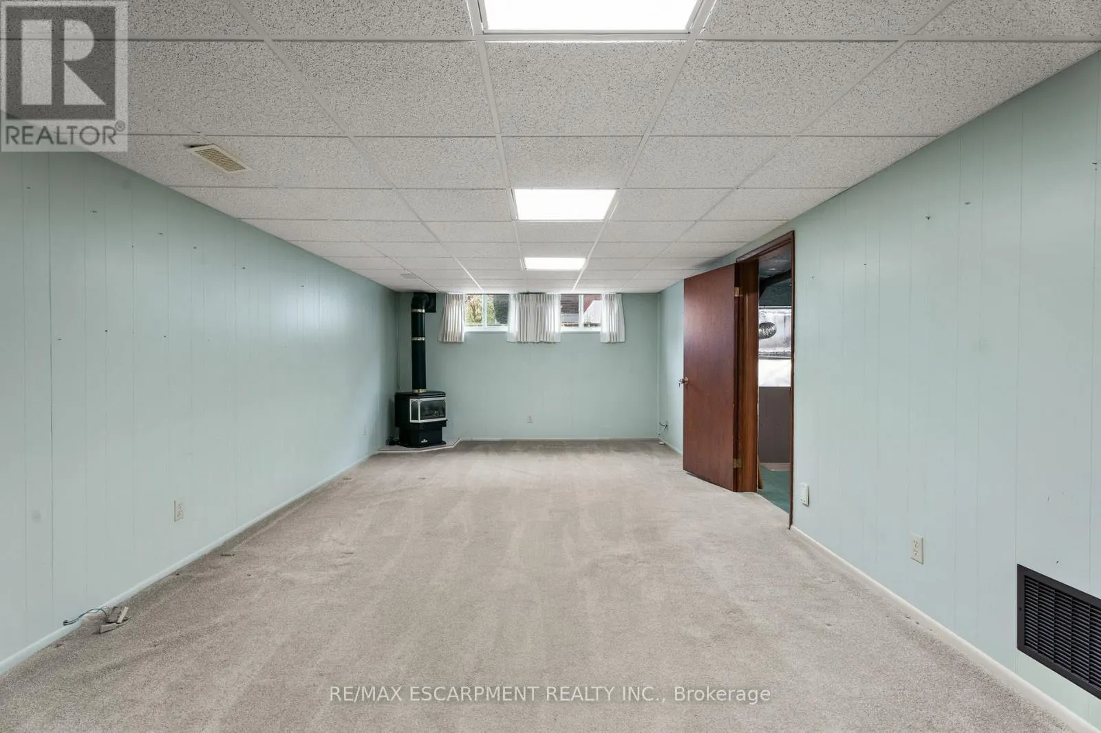 98 LAURIER AVENUE