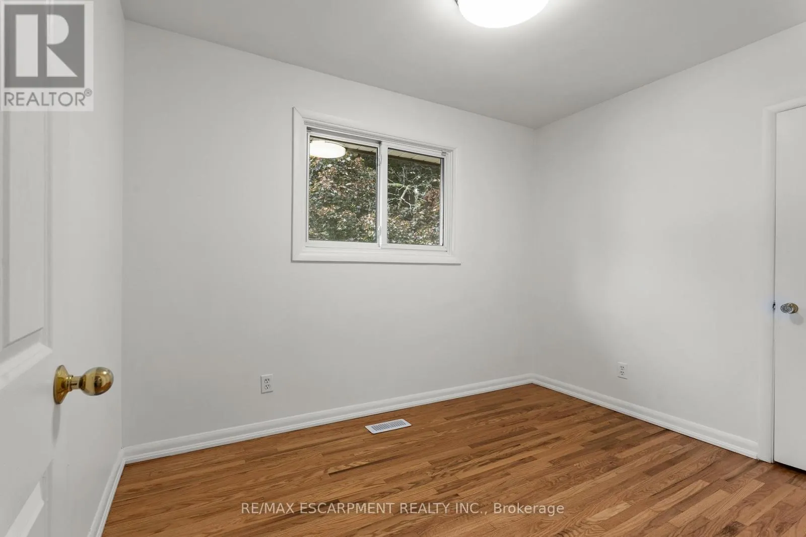 98 LAURIER AVENUE