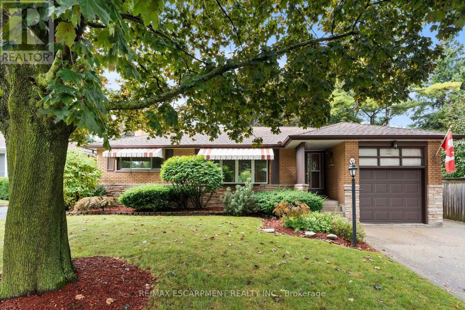 98 LAURIER AVENUE