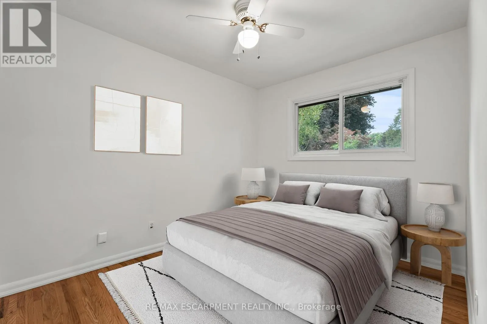 98 LAURIER AVENUE