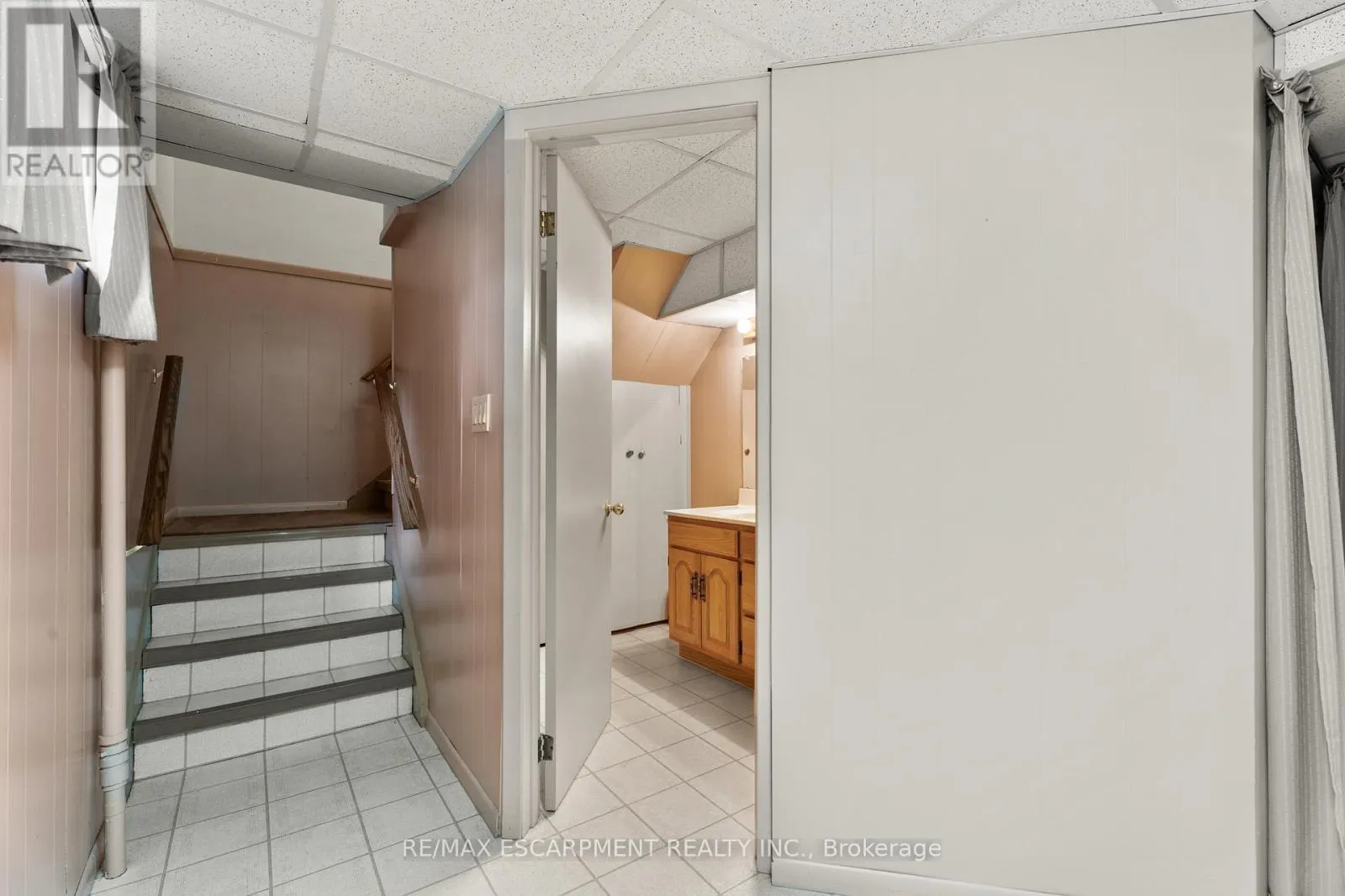 98 LAURIER AVENUE