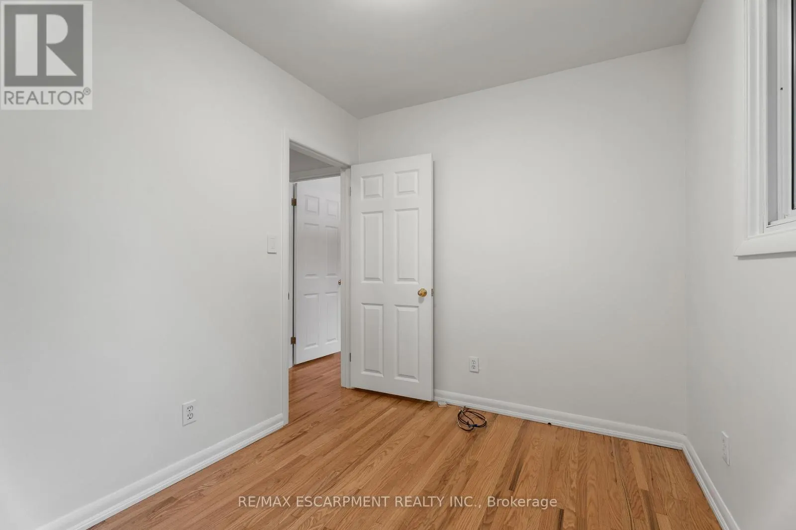 98 LAURIER AVENUE