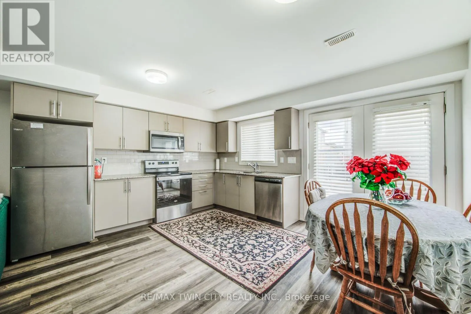 35 - 205 WEST OAK TRAIL