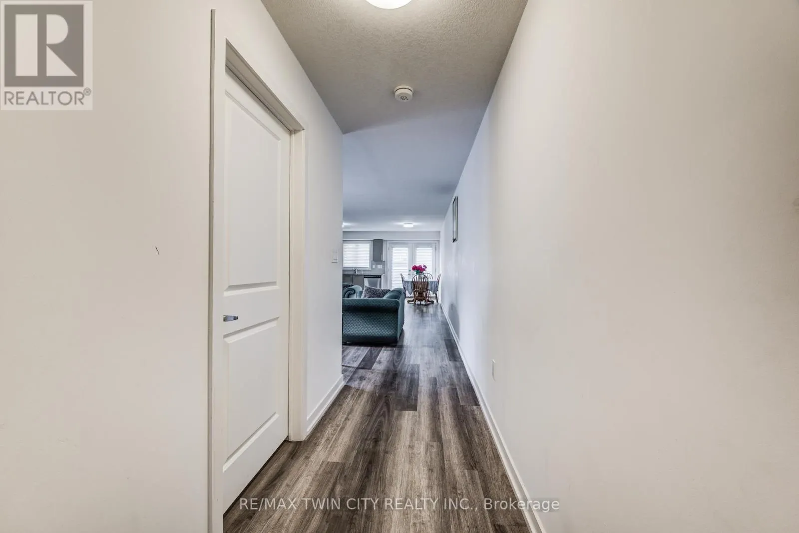 35 - 205 WEST OAK TRAIL