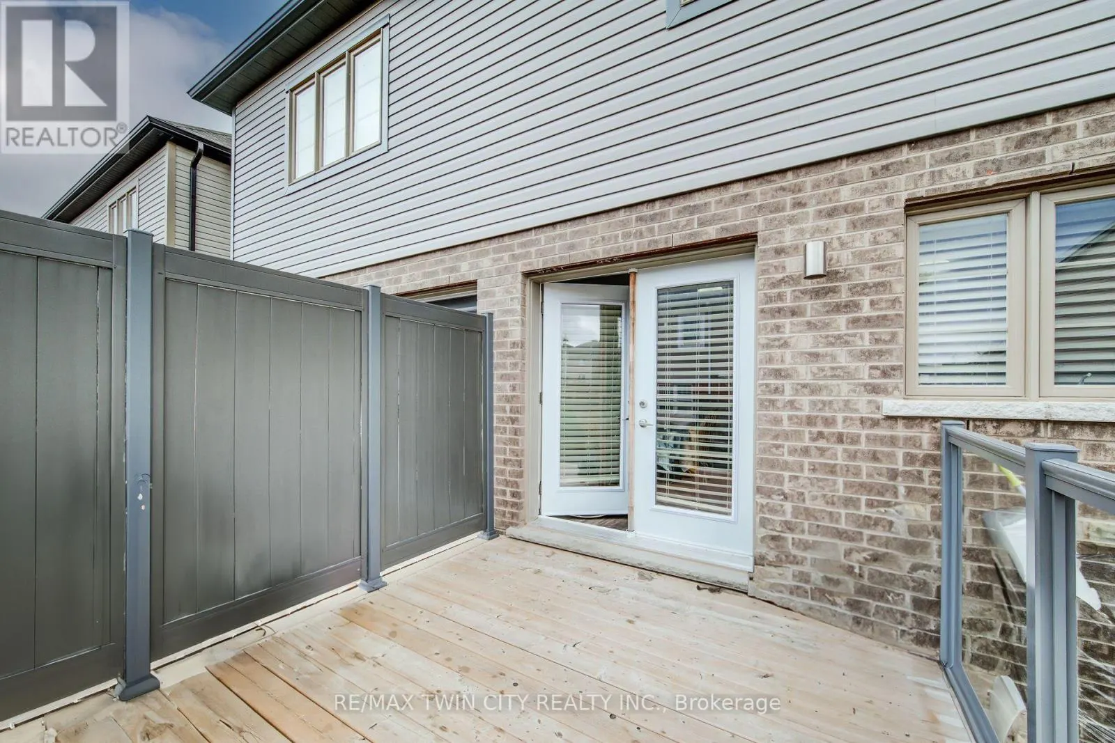 35 - 205 WEST OAK TRAIL