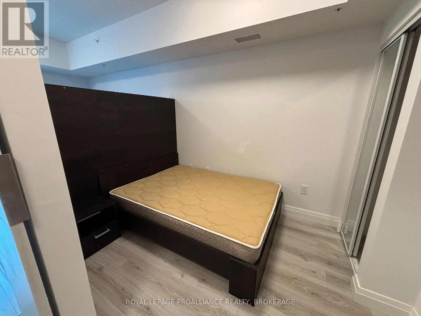 207 - 652 PRINCESS STREET, #207