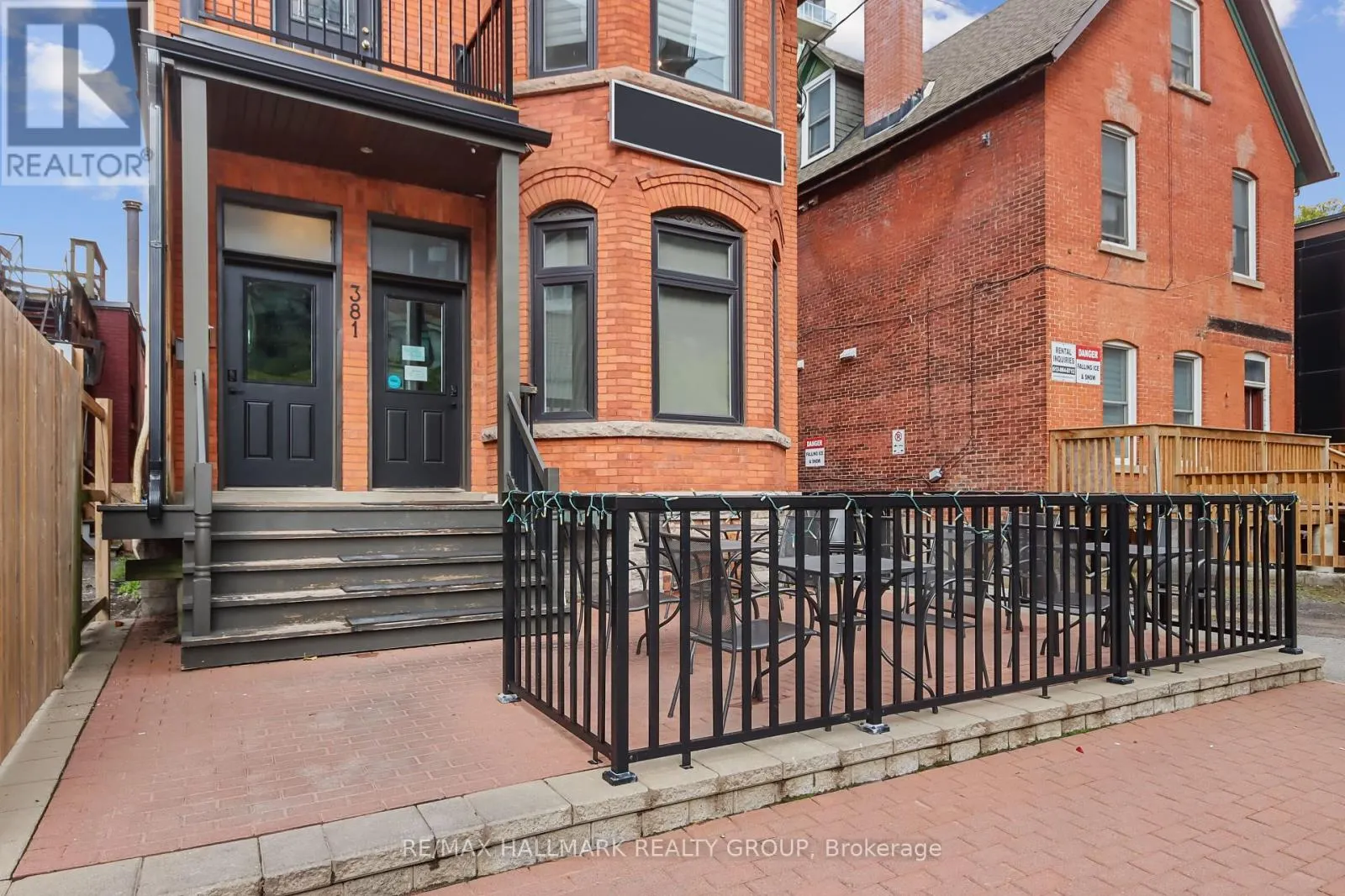 2 - 381 COOPER STREET