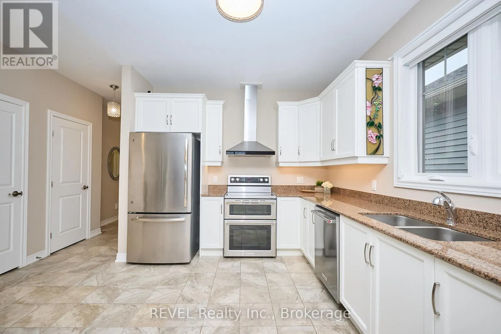 6 - 2848 KING STREET, #6