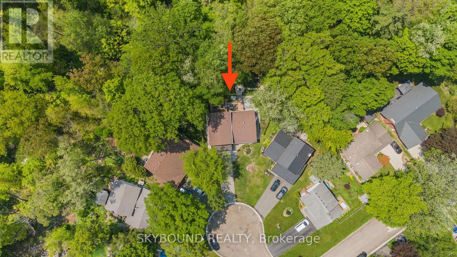 6 ROSELAWN COURT