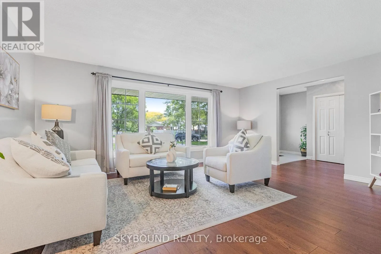 6 ROSELAWN COURT