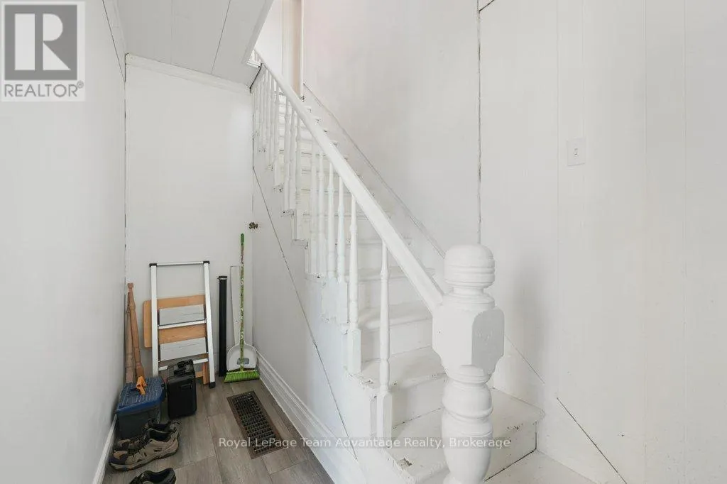 76 BOWES STREET