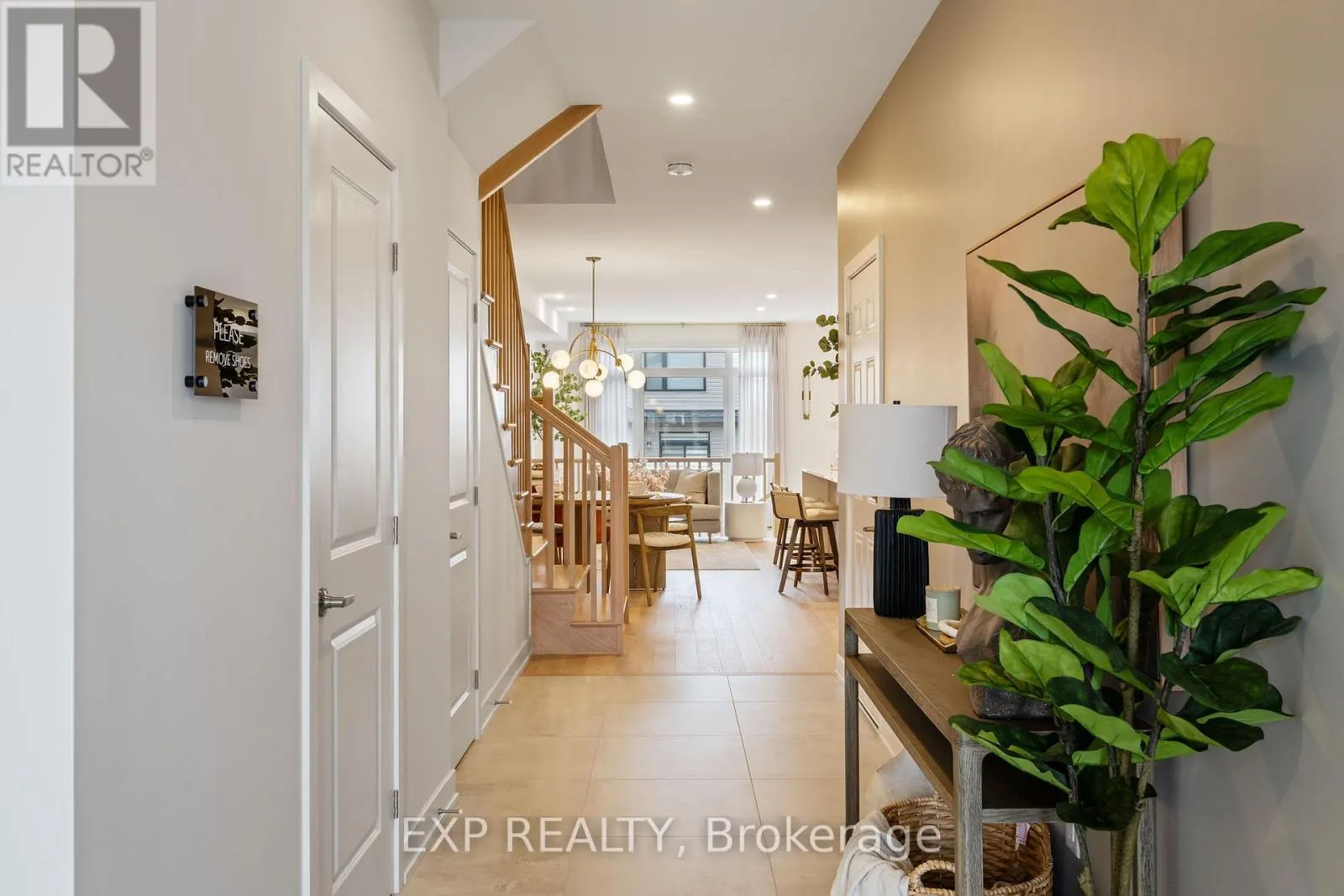 443 HARESFIELD COURT