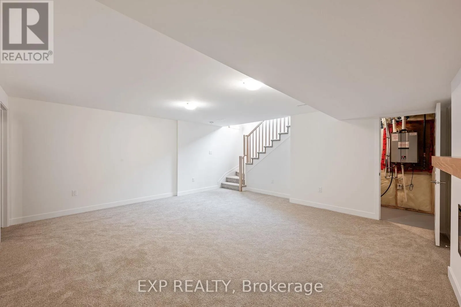 443 HARESFIELD COURT