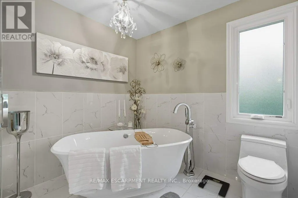 31 ACREDALE DRIVE