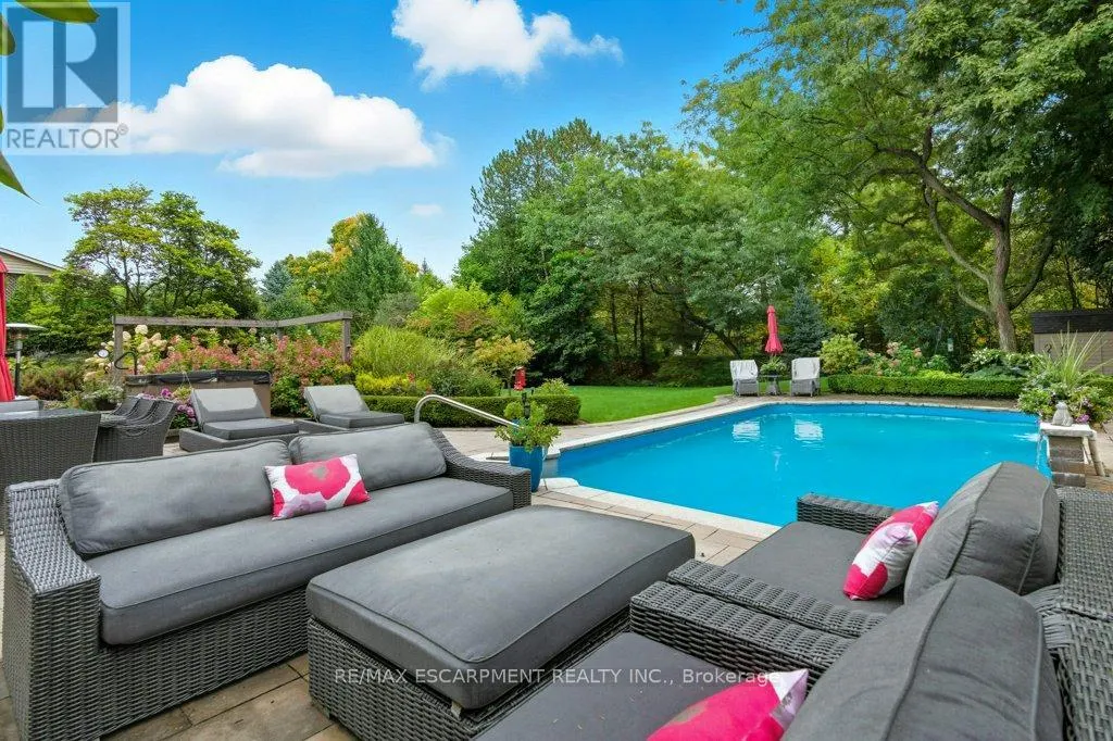 31 ACREDALE DRIVE