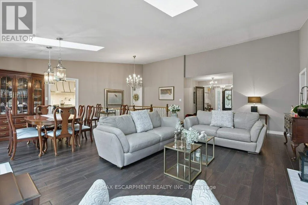 31 ACREDALE DRIVE