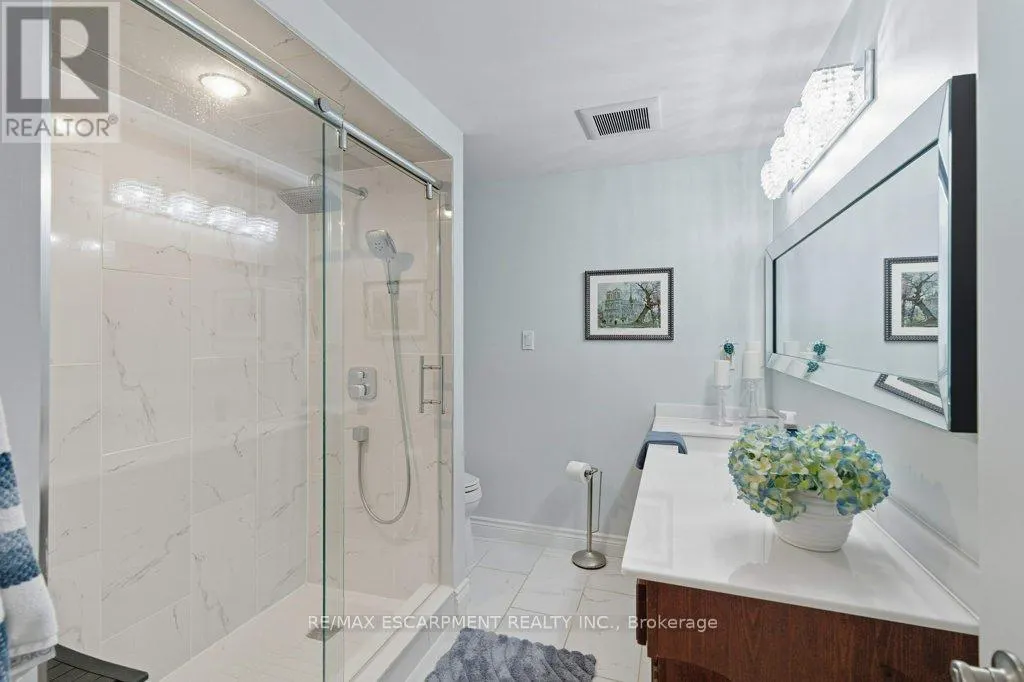 31 ACREDALE DRIVE