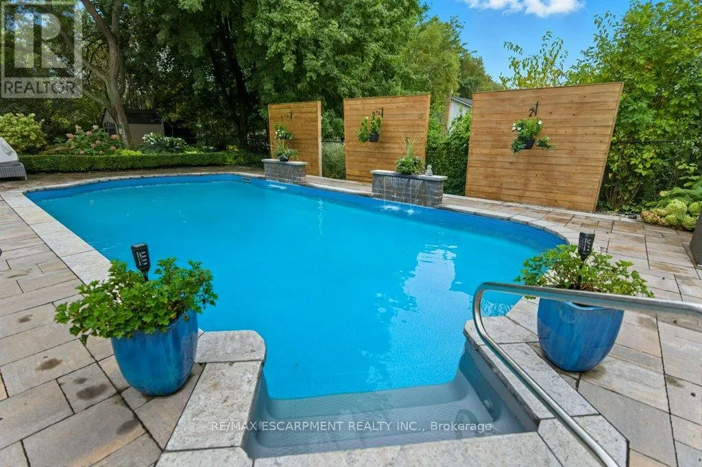 31 ACREDALE DRIVE