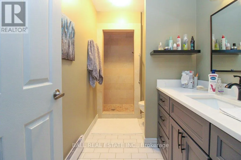 10 - 680 WHITAKER STREET, #10