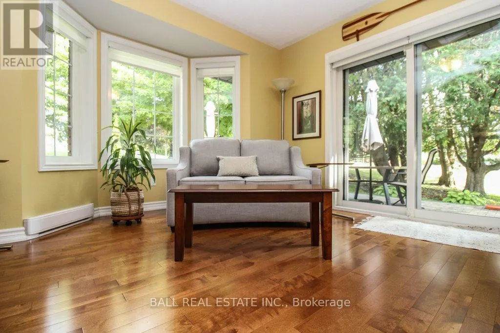 10 - 680 WHITAKER STREET, #10