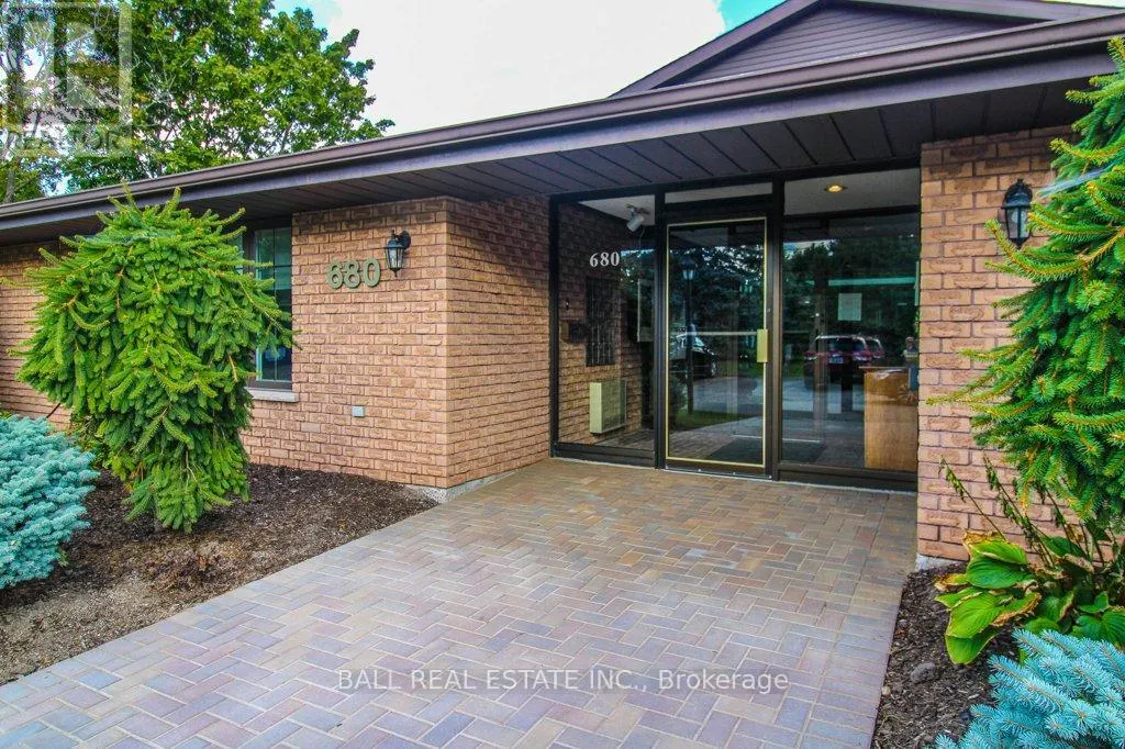 10 - 680 WHITAKER STREET, #10