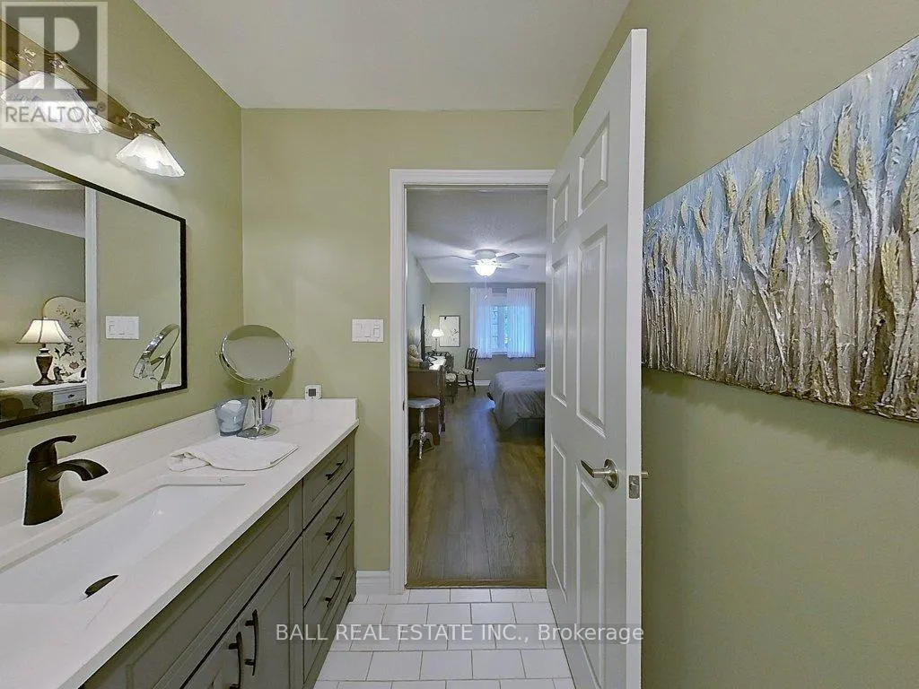 10 - 680 WHITAKER STREET, #10