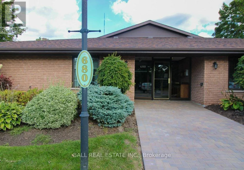 10 - 680 WHITAKER STREET, #10