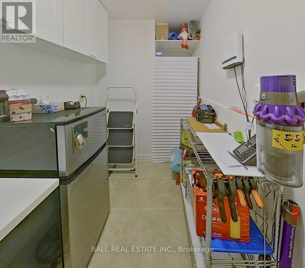 10 - 680 WHITAKER STREET, #10