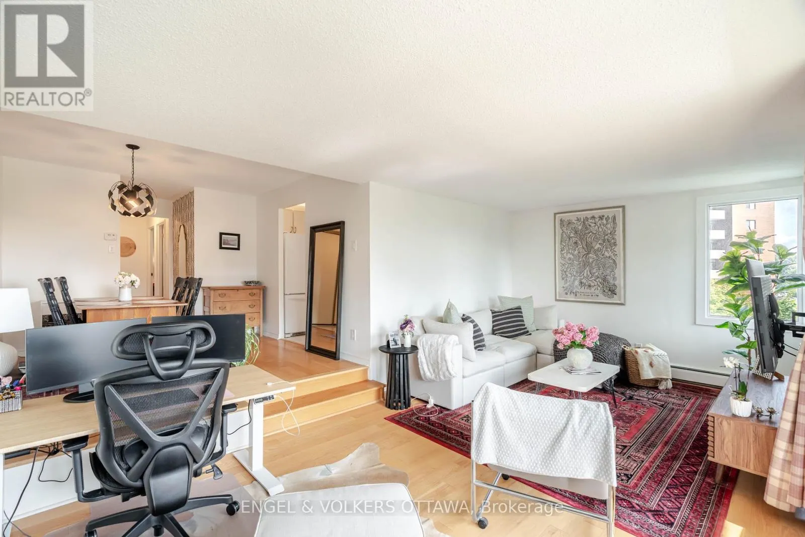 606 - 1171 AMBLESIDE DRIVE