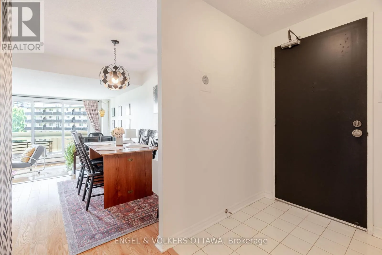 606 - 1171 AMBLESIDE DRIVE