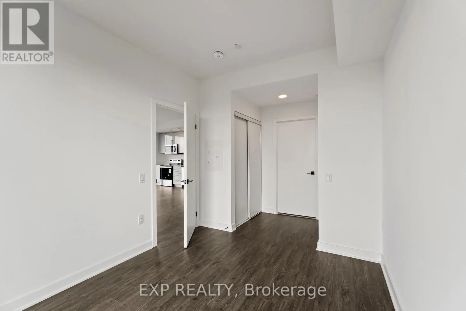 606 - 2782 BARTON STREET E