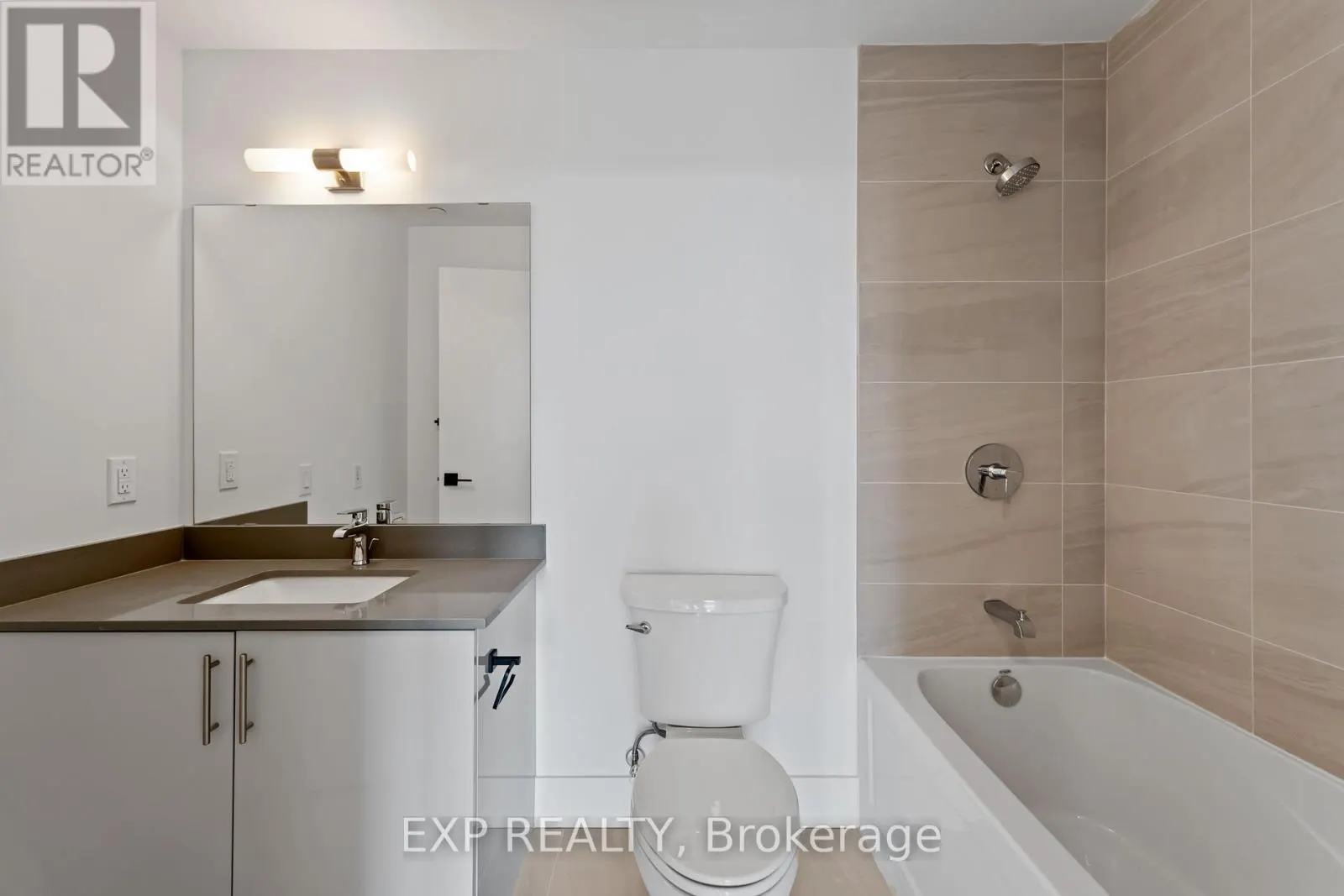606 - 2782 BARTON STREET E