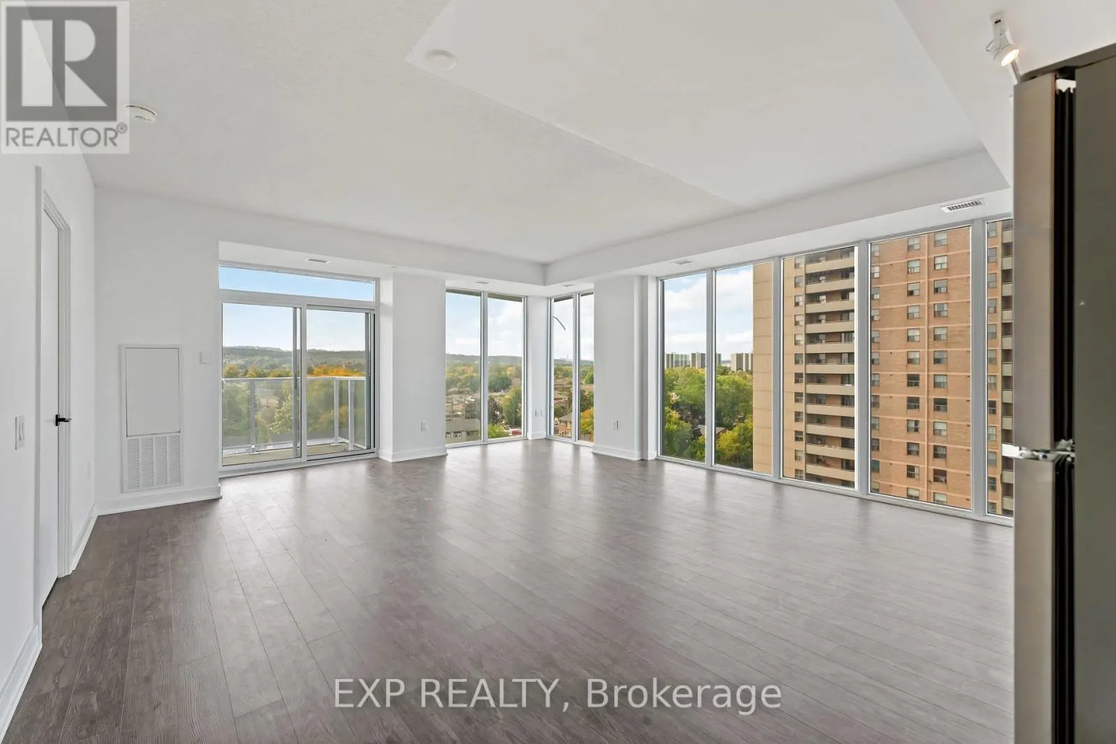 606 - 2782 BARTON STREET E