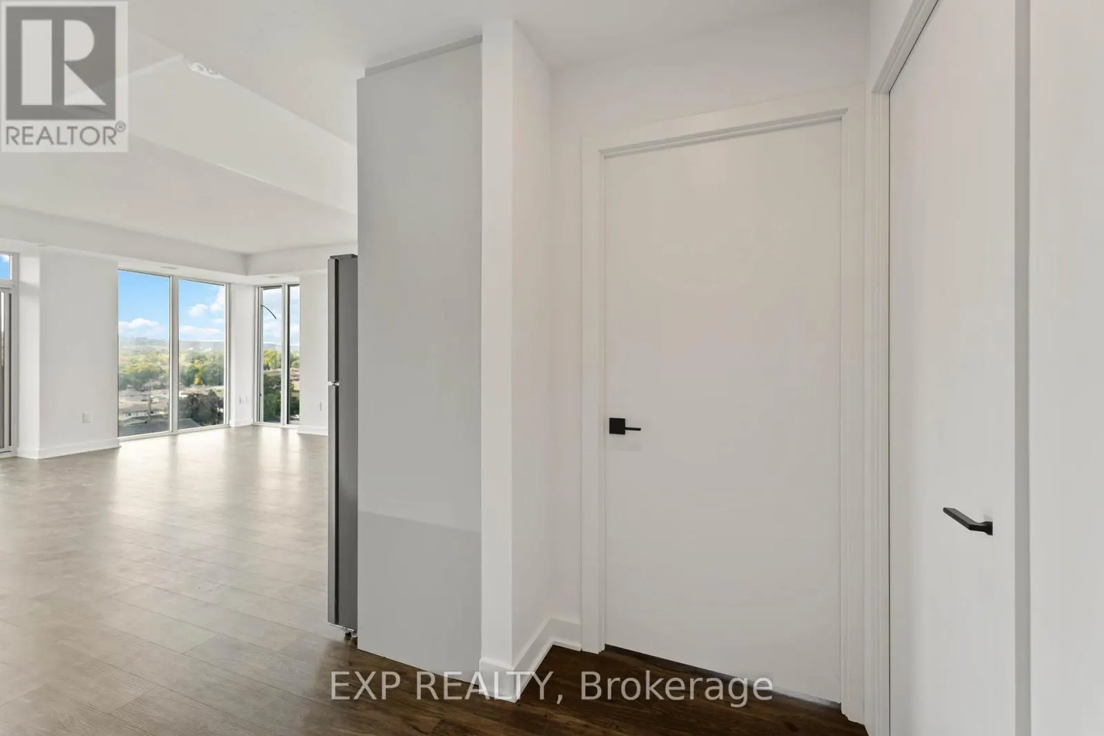 606 - 2782 BARTON STREET E