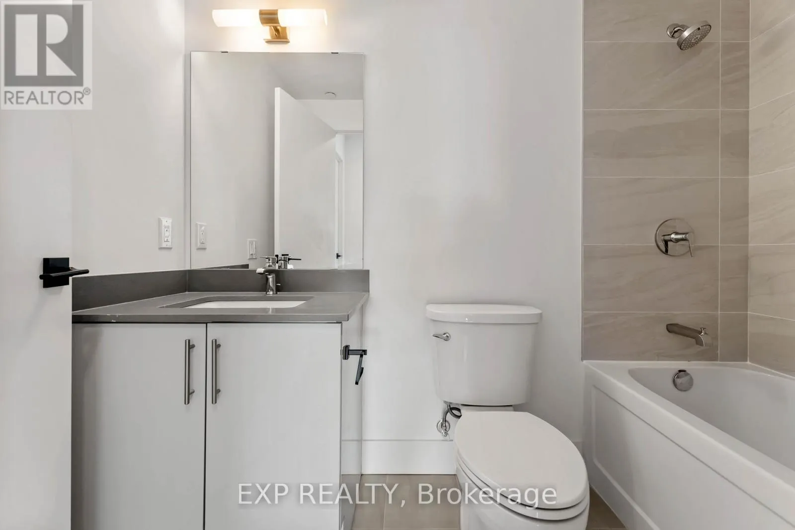 606 - 2782 BARTON STREET E